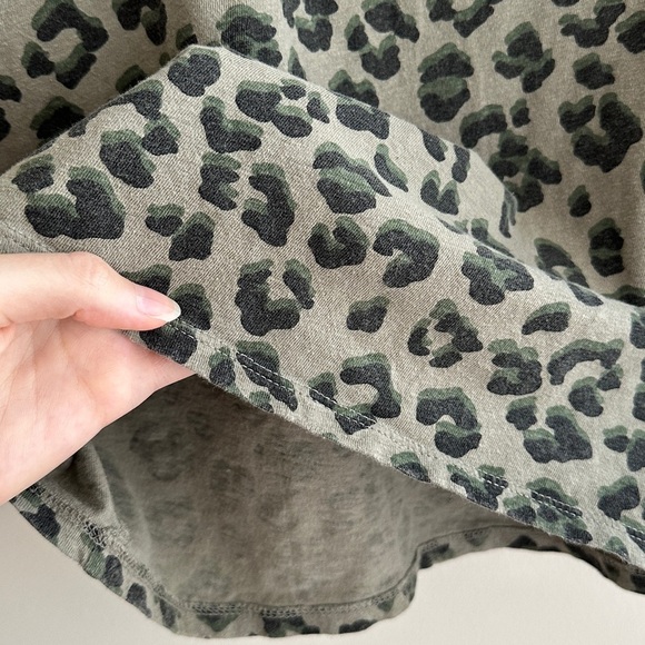 Lucky Brand Green Cheetah Print Short Sleeve T-Shirt, Size Medium - Picture 7 of 16